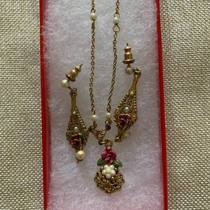 SOLD. Vintage 1928 Necklace and Earrings